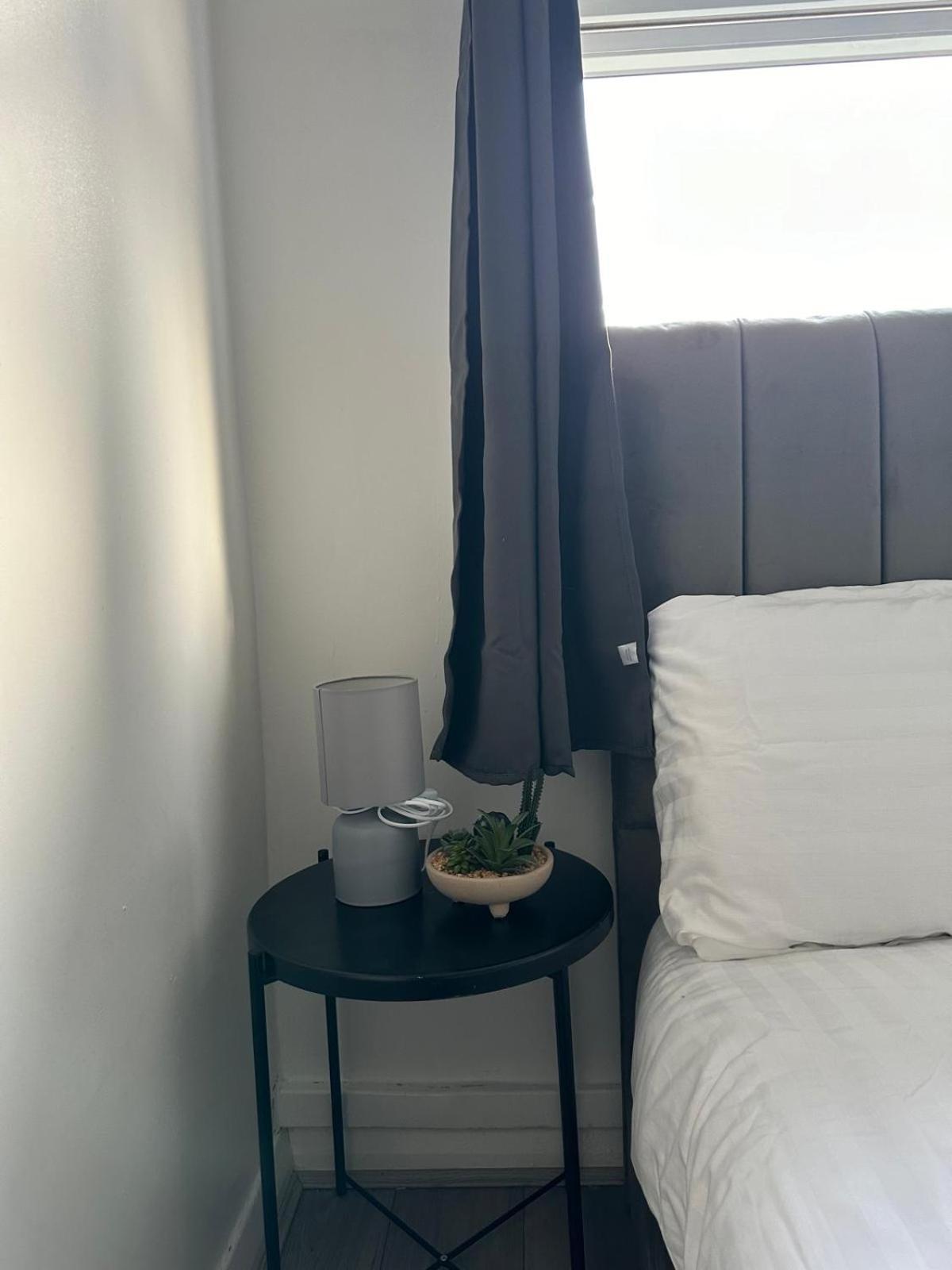 Modern Room In A 4 Bedroom Flat In London, Shared Bathroom! Zewnętrze zdjęcie
