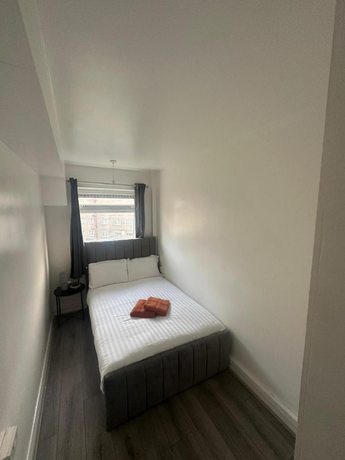 Modern Room In A 4 Bedroom Flat In London, Shared Bathroom! Zewnętrze zdjęcie