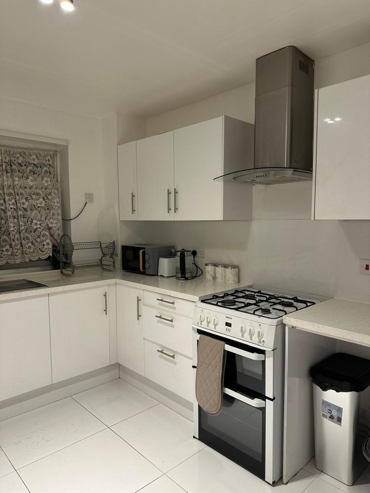 Modern Room In A 4 Bedroom Flat In London, Shared Bathroom! Zewnętrze zdjęcie