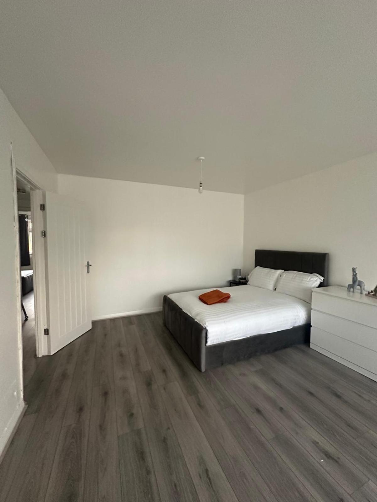 Modern Room In A 4 Bedroom Flat In London, Shared Bathroom! Zewnętrze zdjęcie