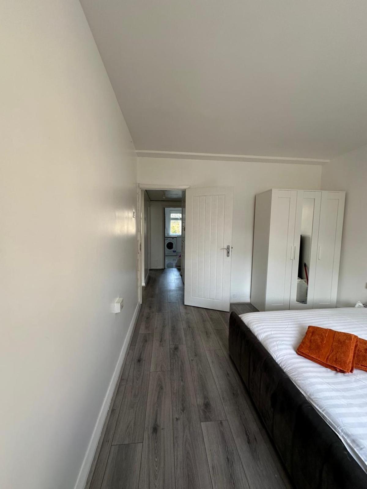 Modern Room In A 4 Bedroom Flat In London, Shared Bathroom! Zewnętrze zdjęcie