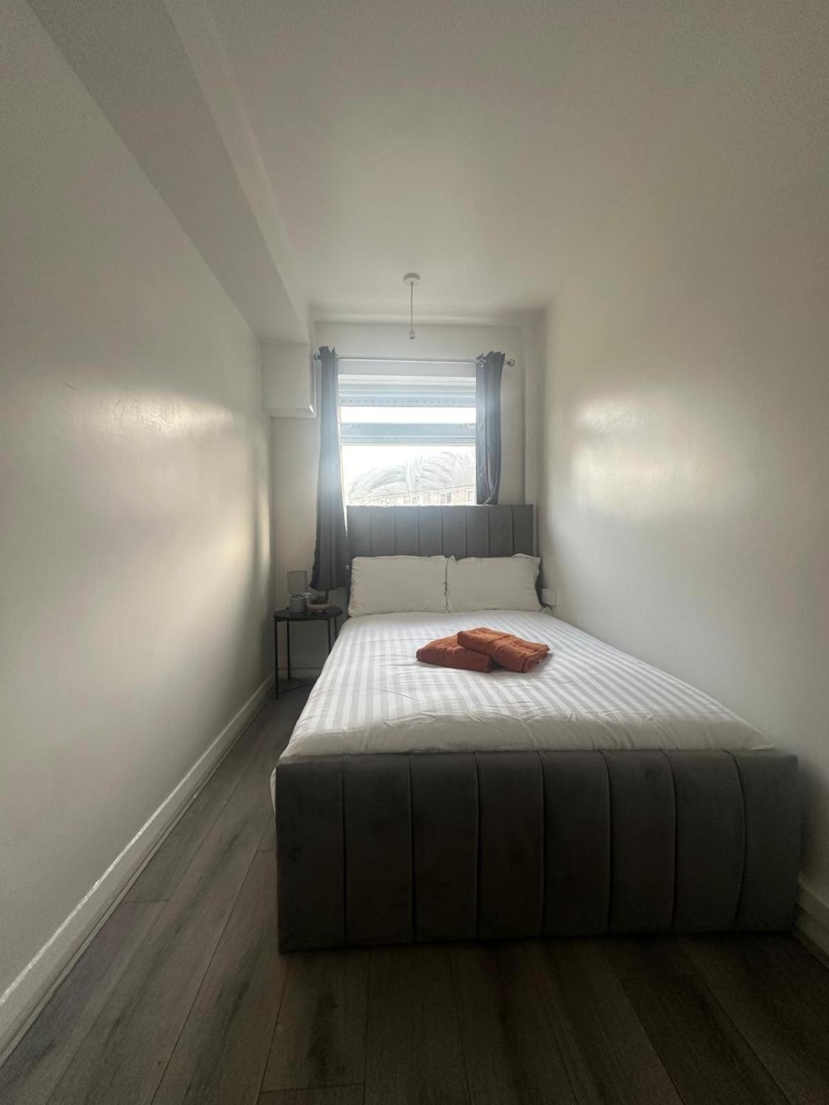 Modern Room In A 4 Bedroom Flat In London, Shared Bathroom! Zewnętrze zdjęcie