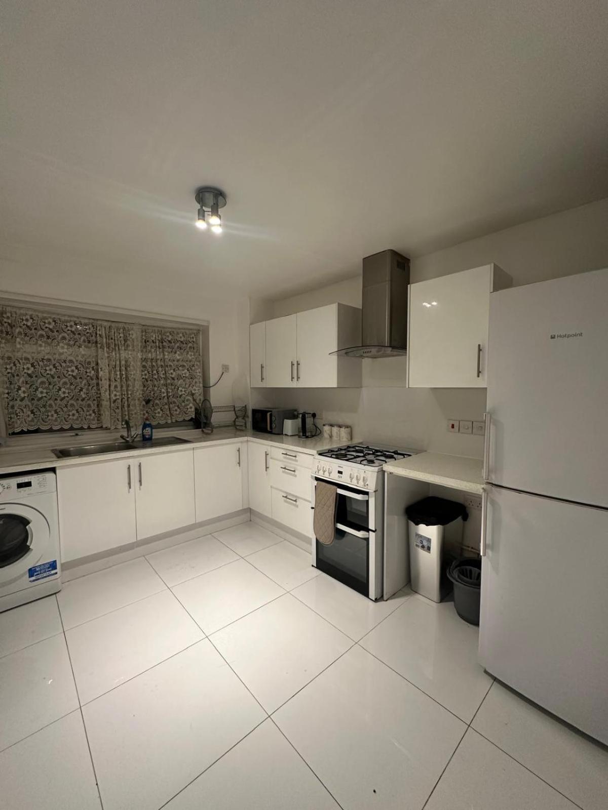 Modern Room In A 4 Bedroom Flat In London, Shared Bathroom! Zewnętrze zdjęcie