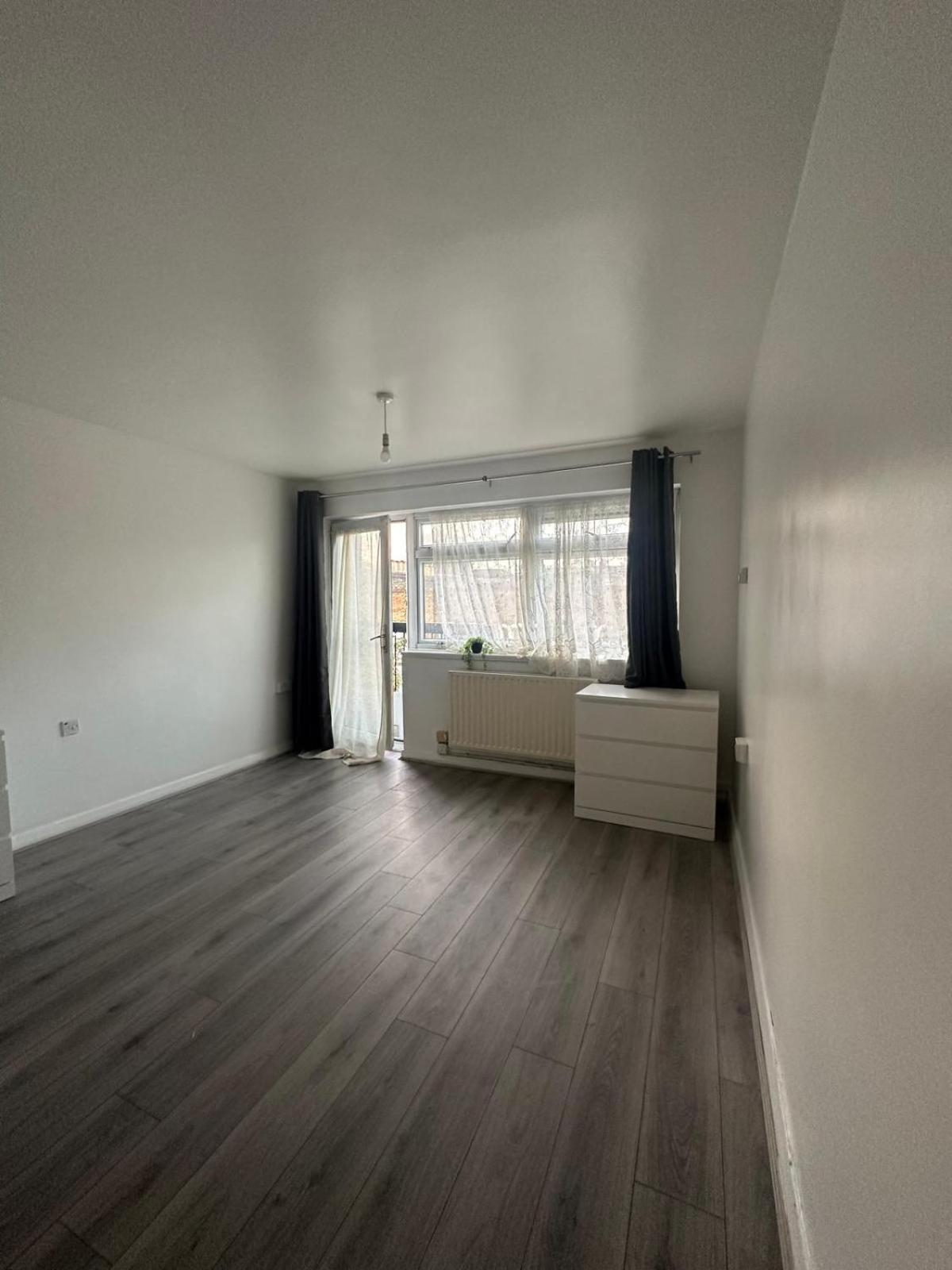 Modern Room In A 4 Bedroom Flat In London, Shared Bathroom! Zewnętrze zdjęcie