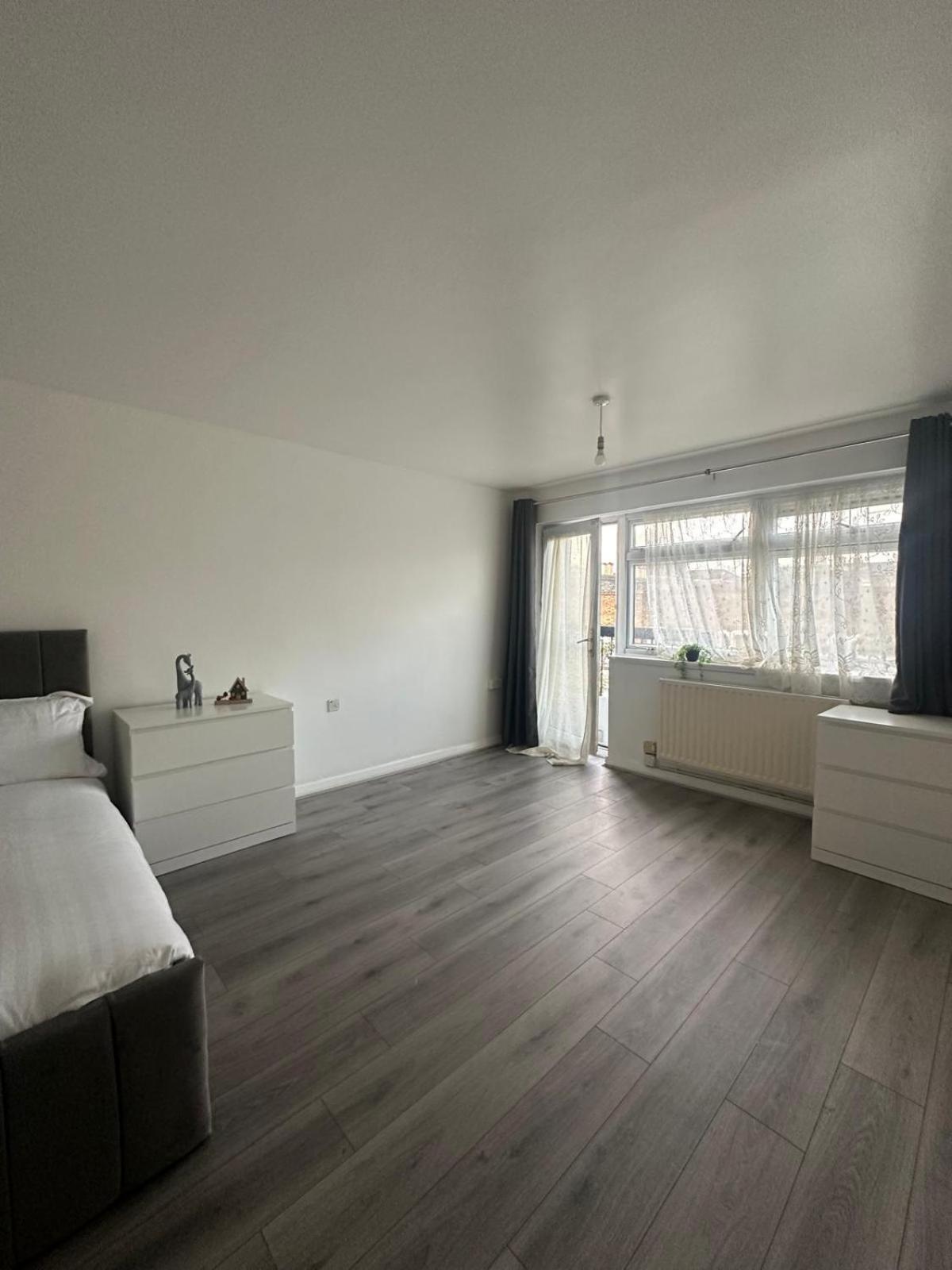 Modern Room In A 4 Bedroom Flat In London, Shared Bathroom! Zewnętrze zdjęcie