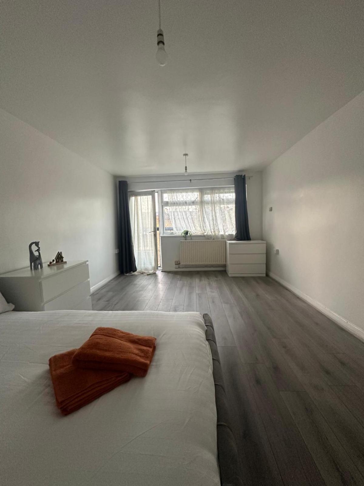 Modern Room In A 4 Bedroom Flat In London, Shared Bathroom! Zewnętrze zdjęcie
