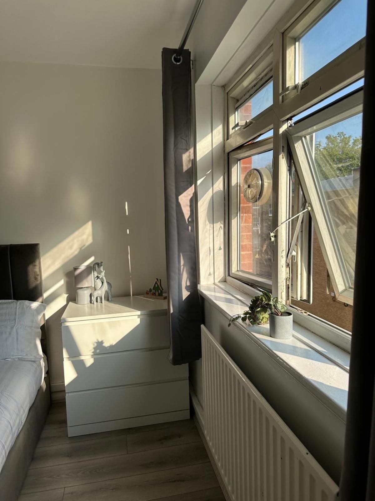 Modern Room In A 4 Bedroom Flat In London, Shared Bathroom! Zewnętrze zdjęcie