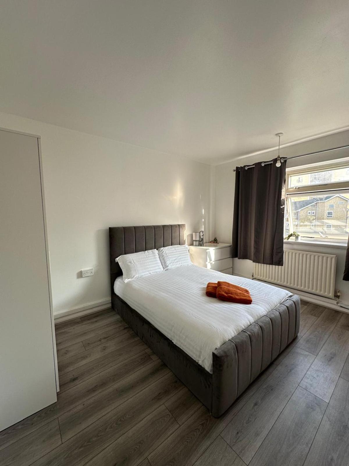 Modern Room In A 4 Bedroom Flat In London, Shared Bathroom! Zewnętrze zdjęcie