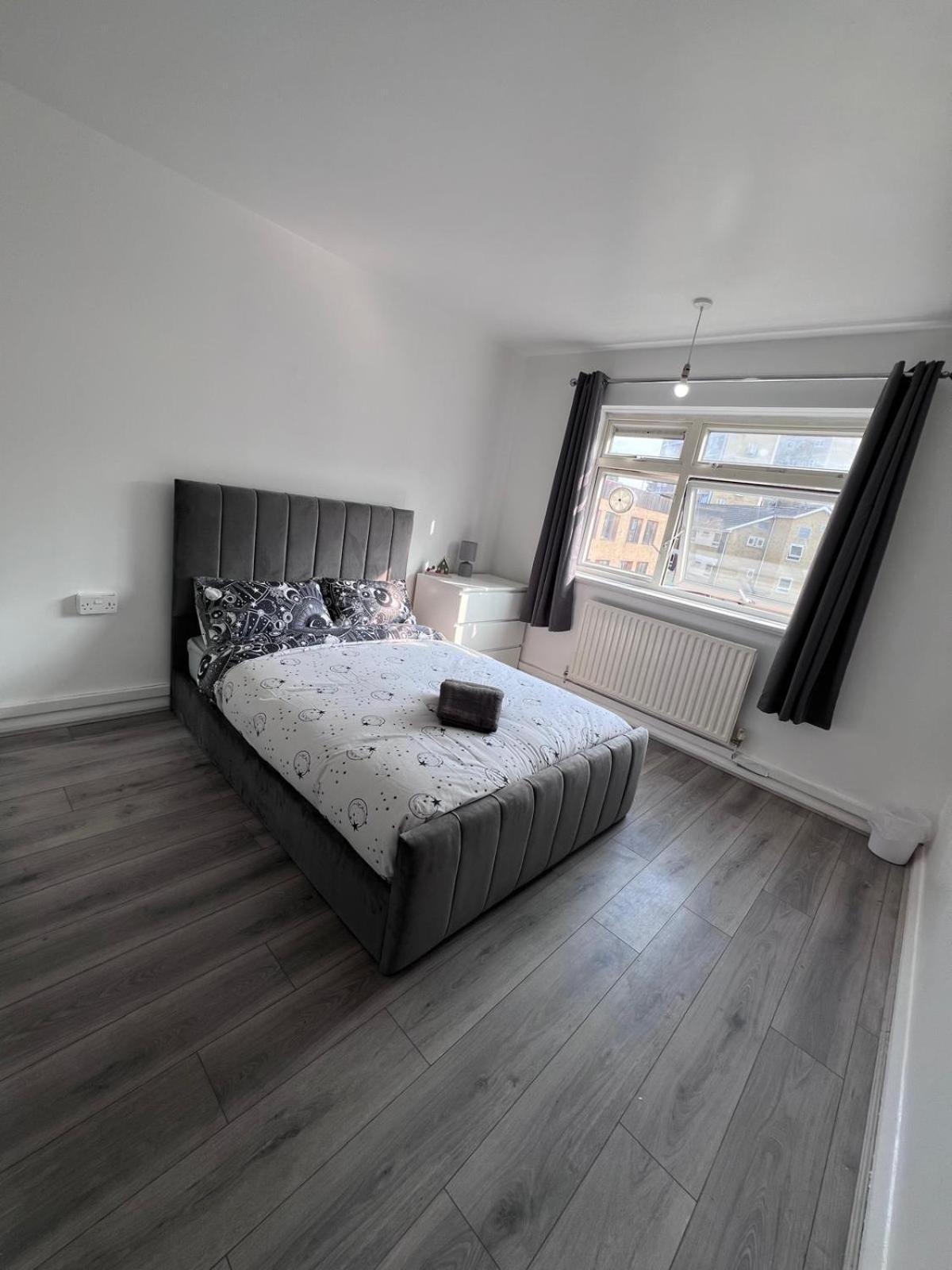 Modern Room In A 4 Bedroom Flat In London, Shared Bathroom! Zewnętrze zdjęcie